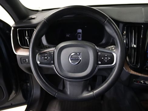 Used 2022 Volvo XC60 B5 Momentum w/ Advanced Package AWD/4WD image 38
