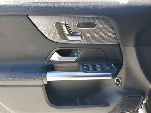 Used 2023 Mercedes-Benz GLA 250 w/ Premium Package image 19