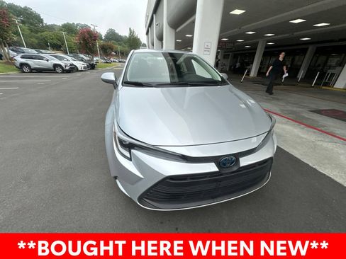Used 2023 Toyota Corolla LE FWD image 3