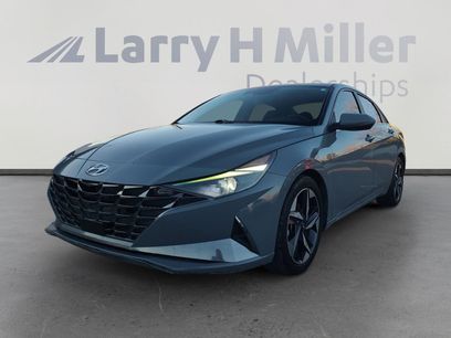 Used 2021 Hyundai Elantra SEL w/ Convenience + Premium Package