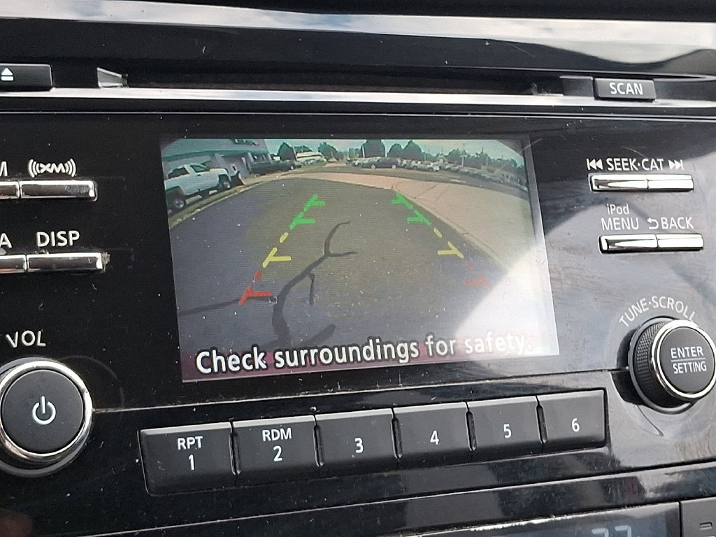 Used 2017 Nissan Rogue SV AWD/4WD image 18