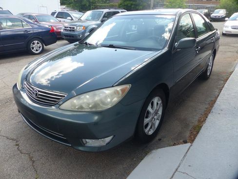 Used 2006 Toyota Camry XLE FWD image 30