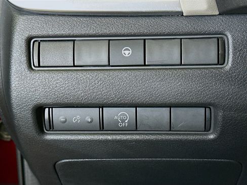 Used 2023 Nissan Rogue SV image 17