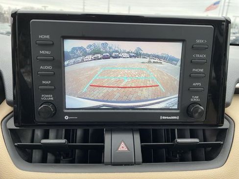 Used 2022 Toyota RAV4 LE image 19