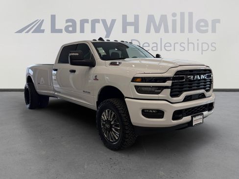 New 2026 RAM 3500 Big Horn AWD/4WD image 7