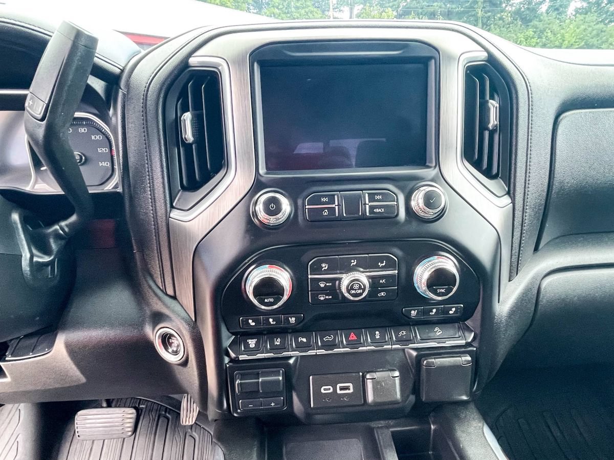Used 2021 GMC Sierra 3500 Denali w/ Denali Ultimate Package AWD/4WD image 12