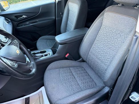 Used 2023 Chevrolet Equinox LT FWD image 16