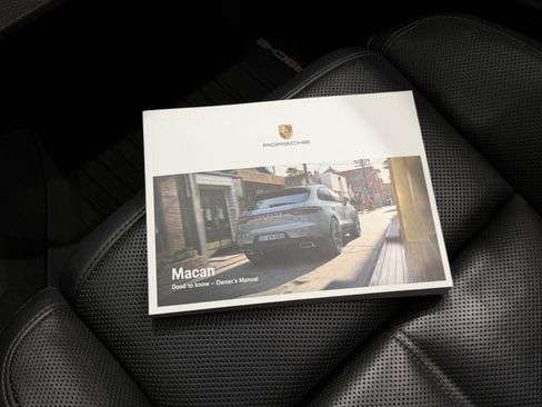 Certified 2021 Porsche Macan AWD/4WD image 55
