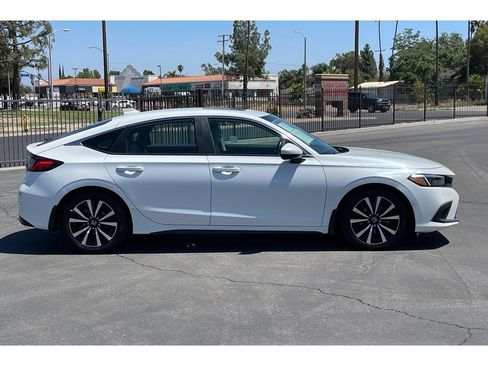 Used 2024 Honda Civic EX-L image 7