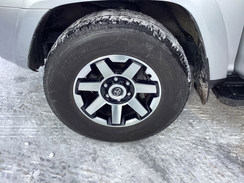 Used 2024 Toyota 4Runner TRD Off-Road Premium image 32