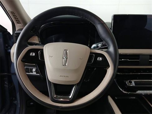 Used 2025 Lincoln Corsair Reserve image 10