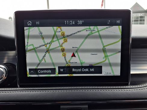 Used 2022 Lincoln Corsair AWD w/ Equipment Group 101A image 9