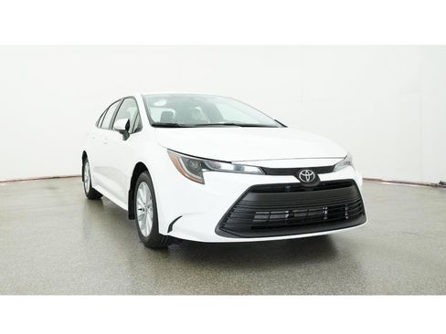 New 2026 Toyota Corolla LE FWD image 30