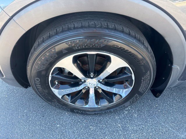 Used 2017 Kia Sorento EX w/ EX Advanced Touring Package FWD image 9