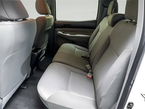 Used 2015 Toyota Tacoma 4x4 Double Cab w/ SR5 Package image 10