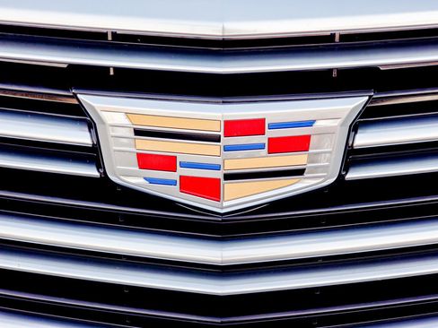 Used 2017 Cadillac XT5 FWD w/ LPO, Wheel Lock Package image 3