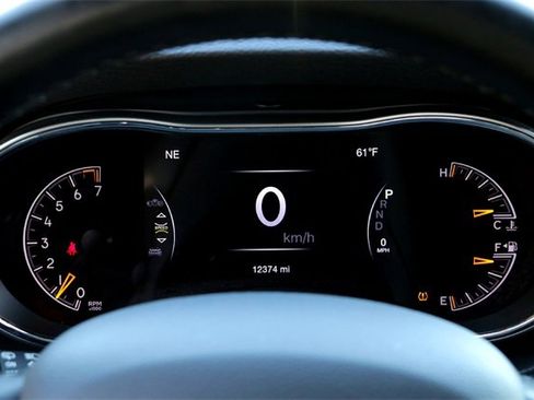 Used 2021 Jeep Grand Cherokee Laredo image 15