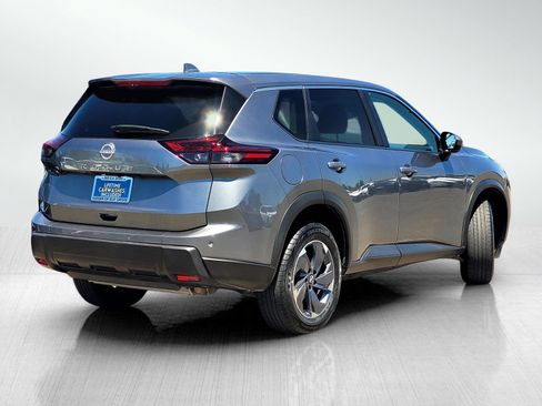 Used 2025 Nissan Rogue SV FWD image 4