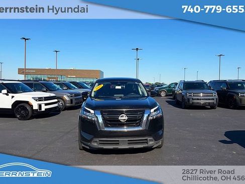 Used 2023 Nissan Pathfinder S AWD/4WD image 2
