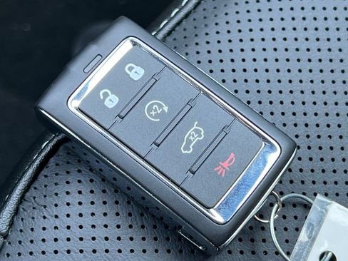 New 2026 Jeep Grand Cherokee L Limited AWD/4WD image 32