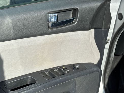 Used 2012 Nissan Sentra 2.0 SR w/ Special Edition Pkg image 18