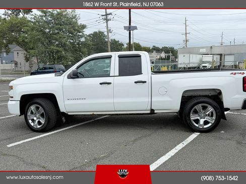 Used 2018 Chevrolet Silverado 1500 Custom w/ Custom Value Package AWD/4WD image 3