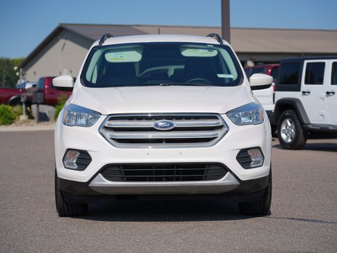 Used 2018 Ford Escape SE w/ SE Sync 3 Package AWD/4WD image 8