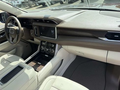 Used 2022 GMC Yukon XL Denali w/ Max Trailering Package AWD/4WD image 17