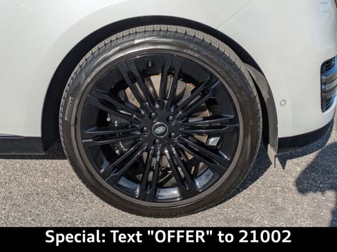 Used 2023 Land Rover Range Rover SE image 12