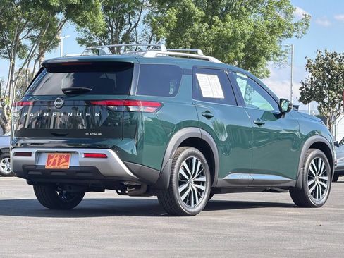 Used 2023 Nissan Pathfinder Platinum FWD image 3