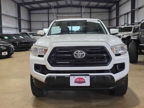 Used 2019 Toyota Tacoma SR w/ SR Convenience Package image 2