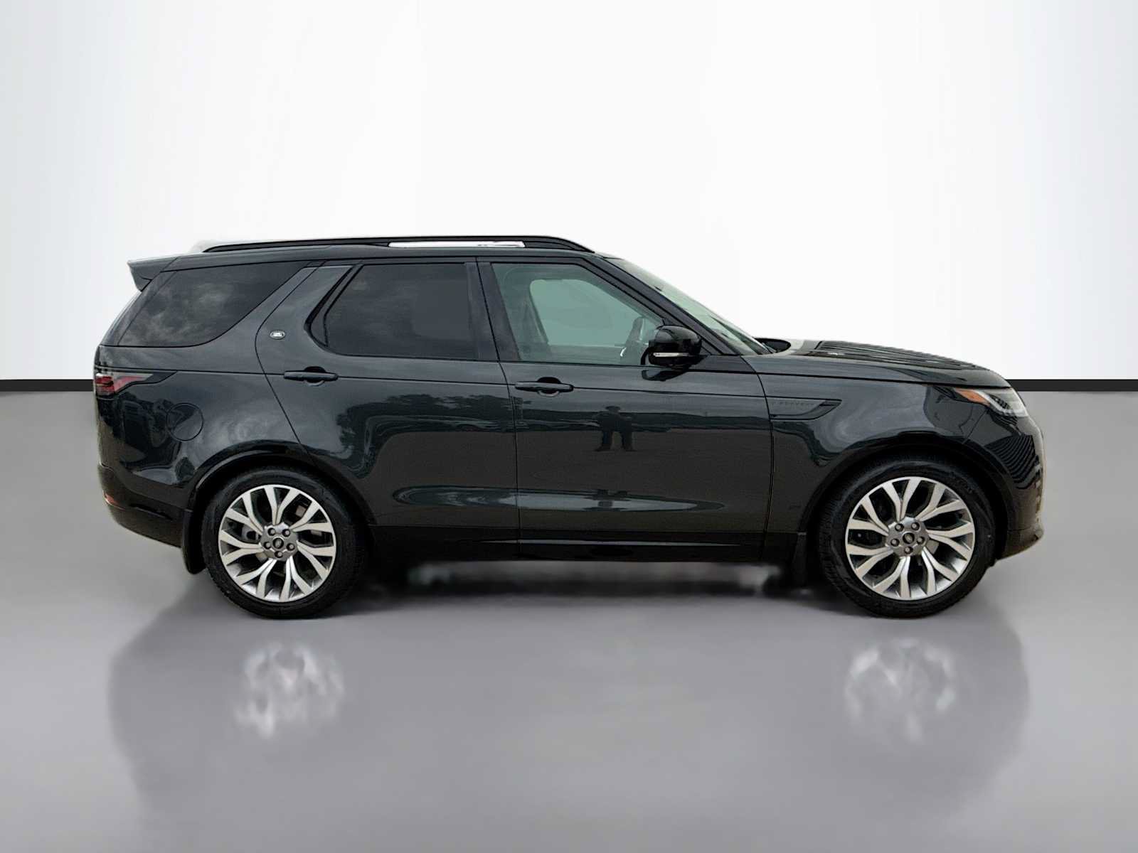 New 2026 Land Rover Discovery Limited Edition AWD/4WD image 7