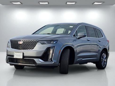 Certified 2025 Cadillac XT6 Premium Luxury image 8