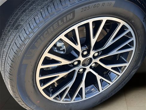 Used 2025 Ford Escape SE w/ PHEV Premium Package image 45