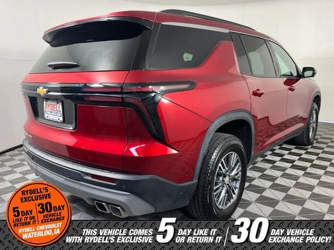 Used 2025 Chevrolet Traverse LT w/ Driver Confidence Package AWD/4WD image 5