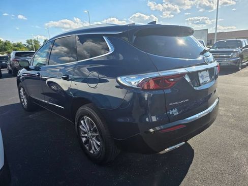 Used 2023 Buick Enclave Essence FWD image 5