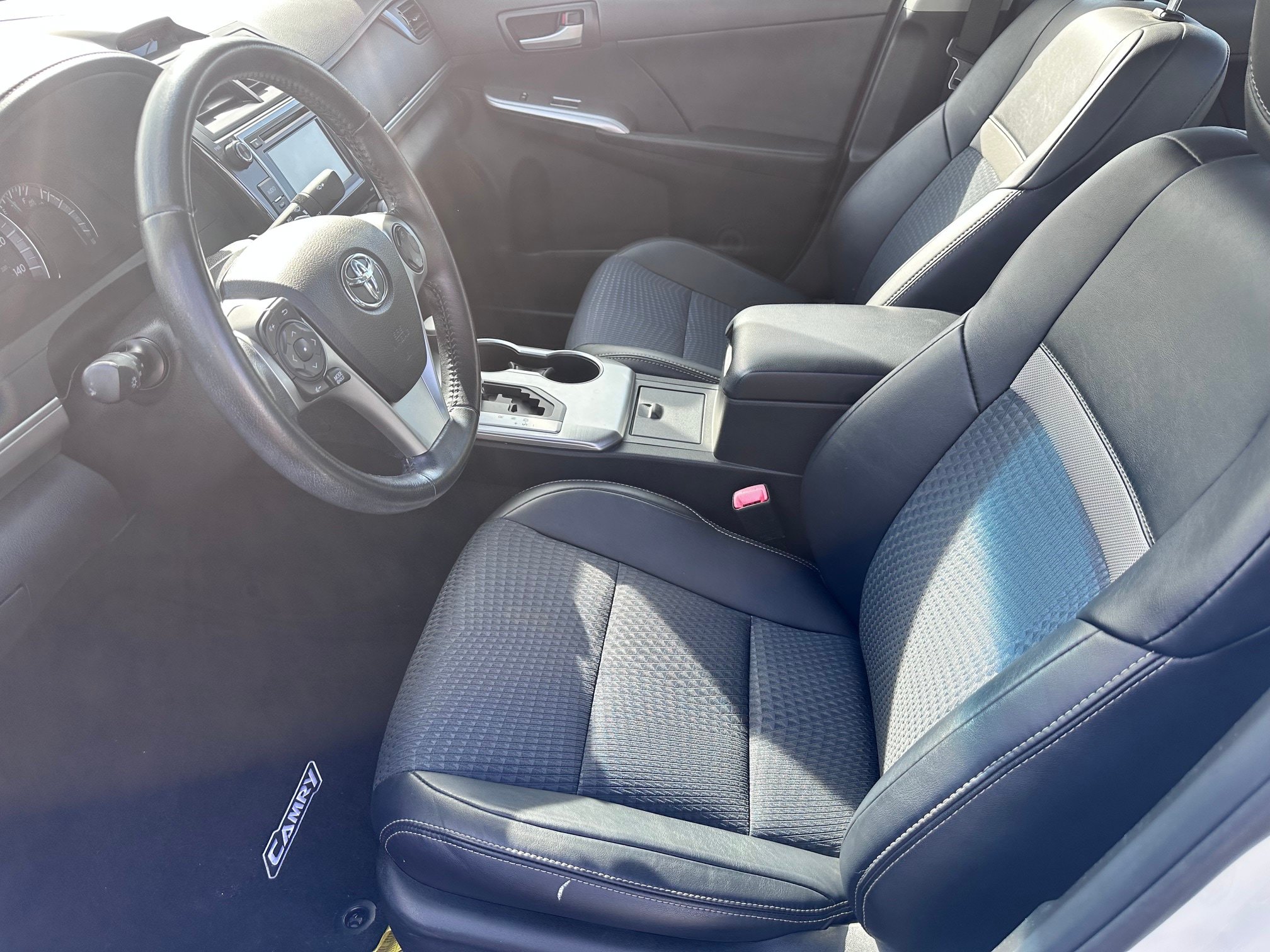 Used 2014 Toyota Camry SE FWD image 5