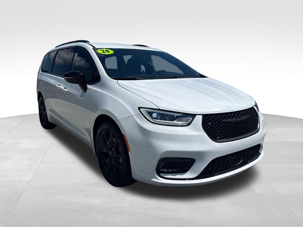 Used 2024 Chrysler Pacifica Touring-L w/ S Appearance Package FWD image 19