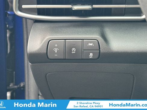 Used 2022 Hyundai Elantra SE image 29