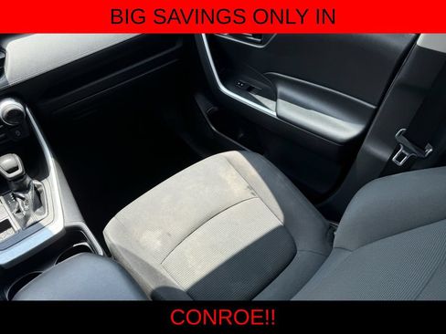 Used 2021 Toyota RAV4 LE AWD/4WD image 27
