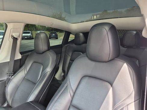 Used 2022 Tesla Model Y Performance AWD/4WD image 15