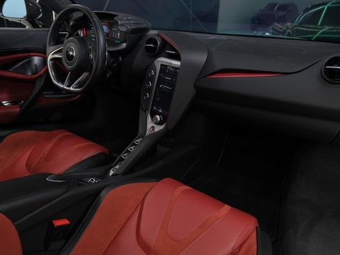 Used 2024 McLaren 750S Spider RWD image 38