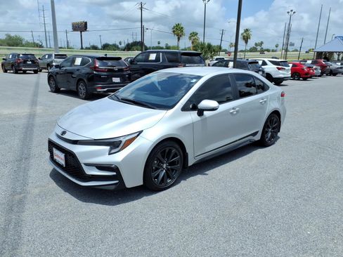 Used 2025 Toyota Corolla SE FWD image 4