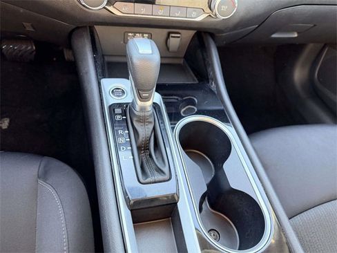 Used 2024 Nissan Altima 2.5 SV image 22