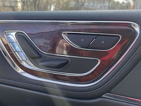 Used 2020 Lincoln Continental AWD w/ Premium Package image 30