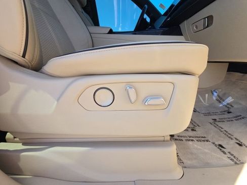 Used 2021 Cadillac Escalade Premium Luxury w/ Driver Assist Tech Package AWD/4WD image 22