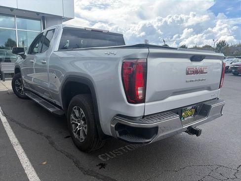 Used 2019 GMC Sierra 1500 SLE w/ SLE Value Package AWD/4WD image 4