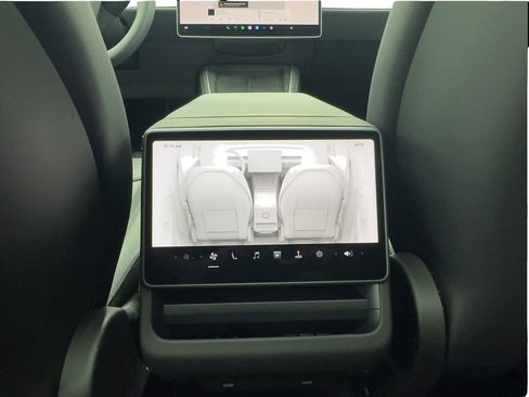 Used 2026 Tesla Model Y Long Range AWD/4WD image 38