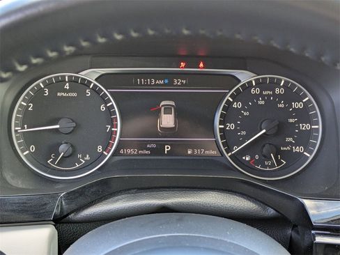 Used 2024 Nissan Pathfinder SV image 21