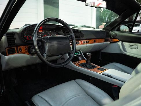 Used 1995 Porsche 968 Cabriolet RWD image 27